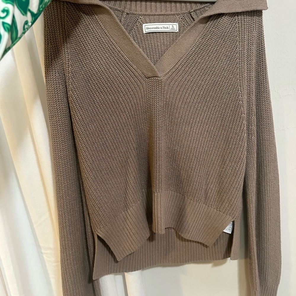 Abercrombie & Fitch Women's Brown Sweater with Collar